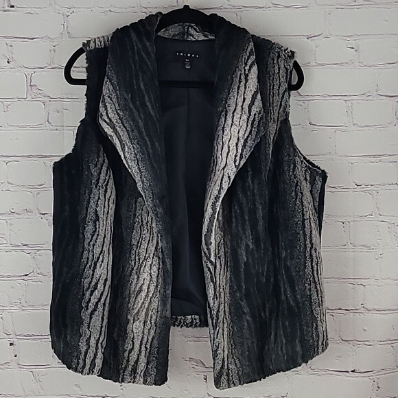 Tribal Gray Faux Fur Open Front Vest. Size Large - Picture 2 of 6